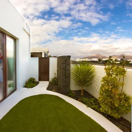 Stunning 3-Bed Villa In Playa Blanca Villa Playa Blanca (Lanzarote)