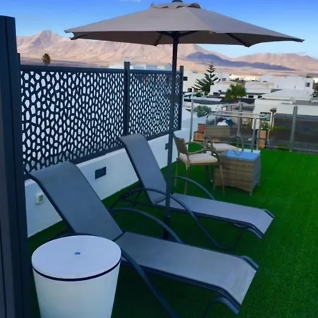 Stunning 3-Bed Villa In Playa Blanca וילה